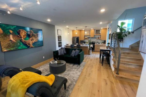 Cheerful new modern townhome close to downtown, Seattle